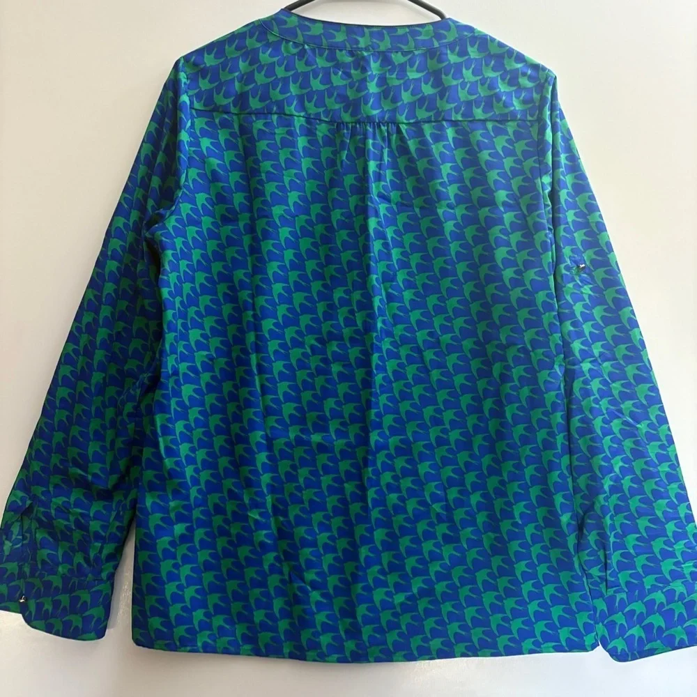 Banana Republic Blue and Green Blouse - Picture 2 of 11